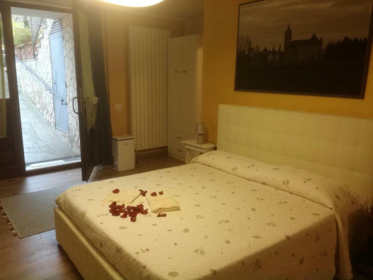 Apartamento La Stella Di Eva Asís Exterior foto